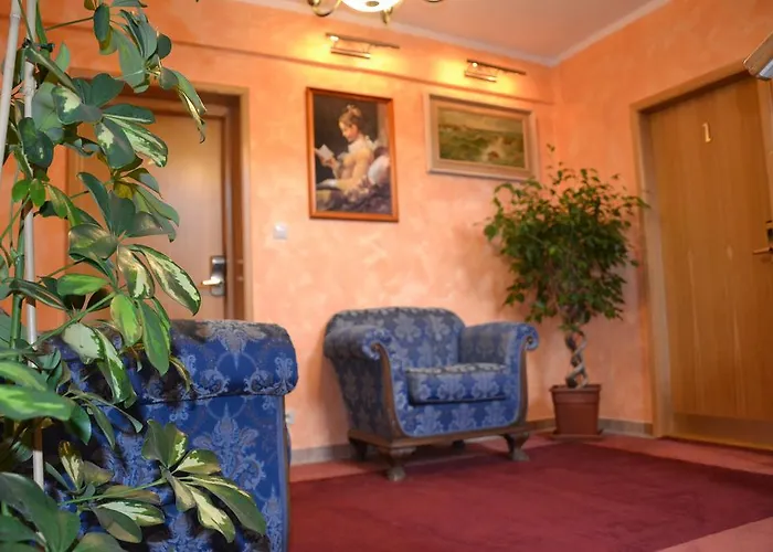 Aurooms בית הארחה