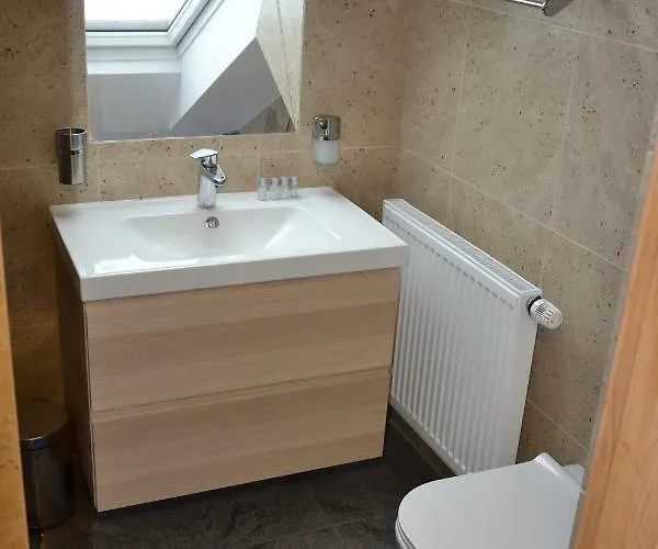 בית הארחה Aurooms