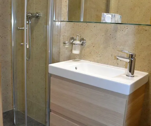 בית הארחה Aurooms 4*